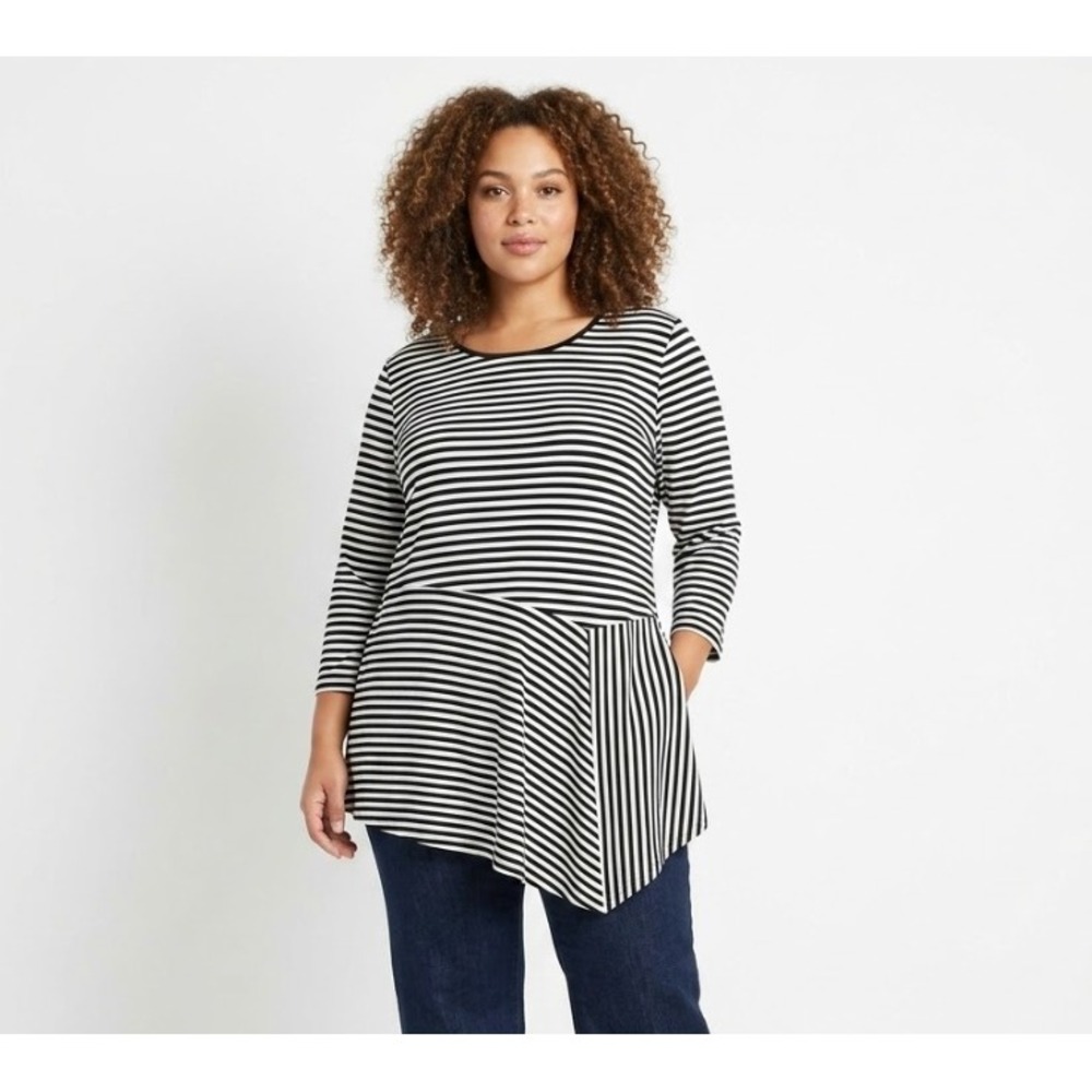 Vince Camuto Tunic XL Black White Striped Asymmetrical 3/4 Sleeve Stretch‎ Knit